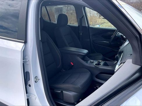 Used 2024 GMC Terrain SLE image 7