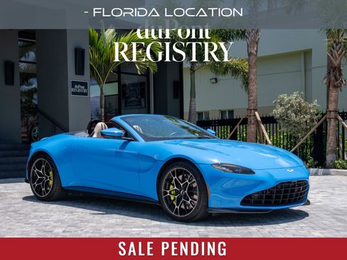 Used 2021 Aston Martin V8 Vantage Roadster RWD image 1