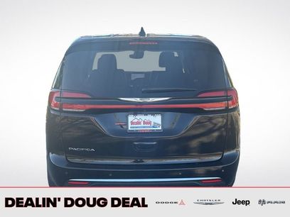 Used 2024 Chrysler Pacifica Touring-L