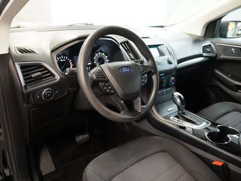 Used 2018 Ford Edge SE image 21