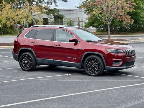 Used 2019 Jeep Cherokee Latitude w/ Popular Appearance Group image 10