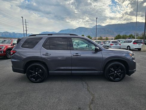 Used 2025 Honda Pilot Black Edition image 11