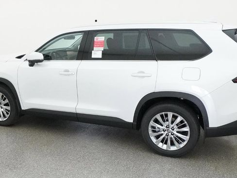 New 2026 Toyota Grand Highlander Platinum image 6