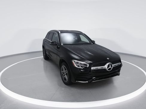 Used 2022 Mercedes-Benz GLC 300 4MATIC image 2