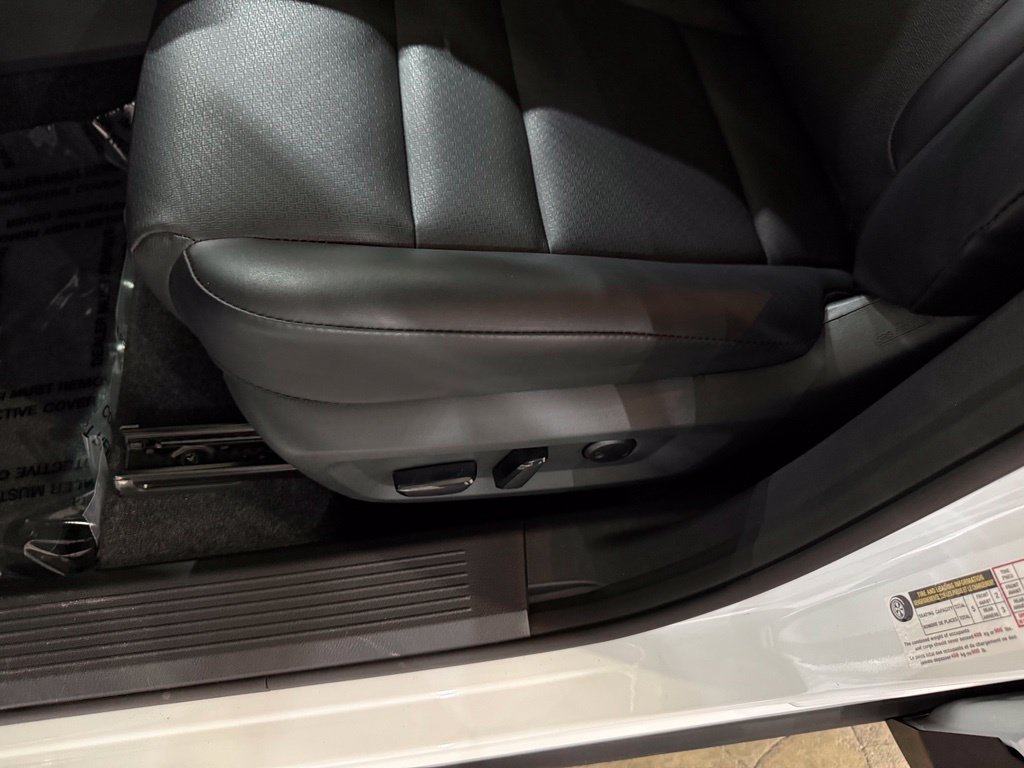Certified 2025 Nissan Rogue SV w/ SV Premium Package FWD image 12