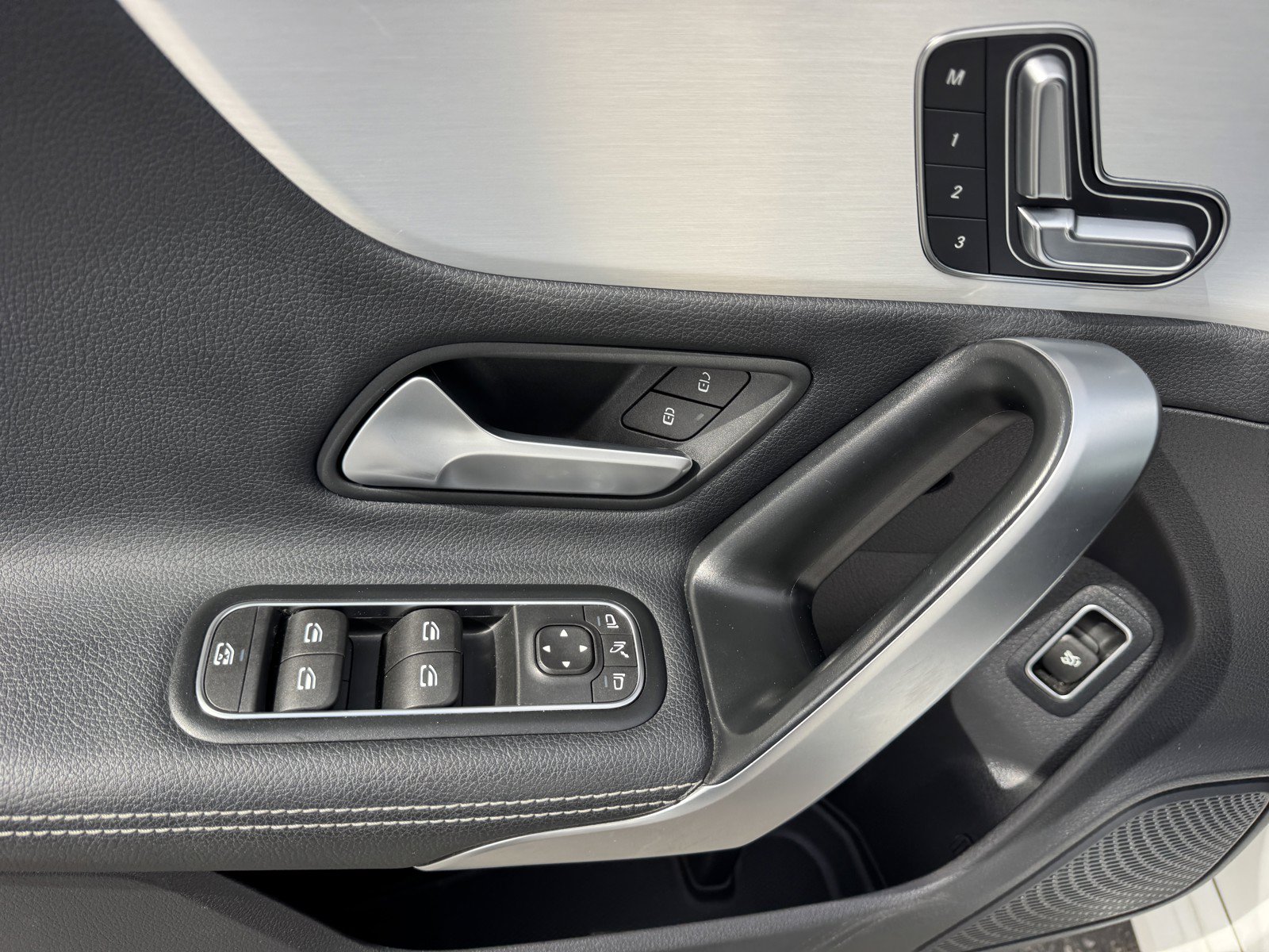 Used 2025 Mercedes-Benz CLA 250 image 17