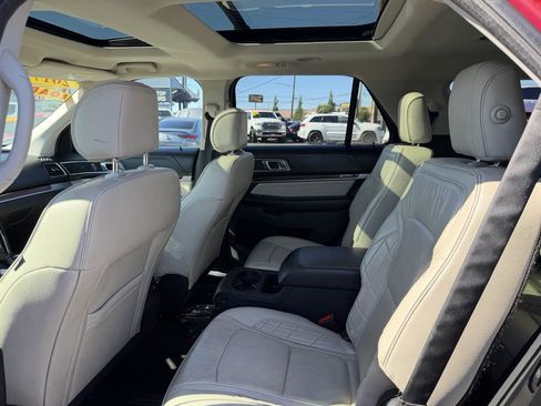 Used 2017 Ford Explorer Platinum AWD/4WD image 13