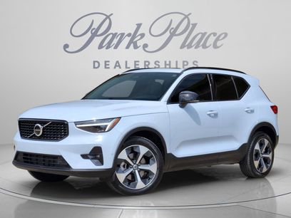 Used 2026 Volvo XC40 B5 Plus w/ Protection Package Premier
