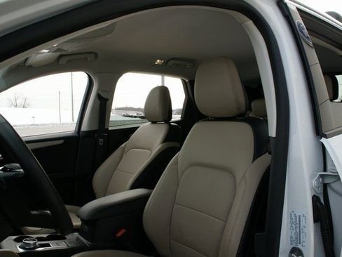 Used 2022 Ford Escape SEL image 18