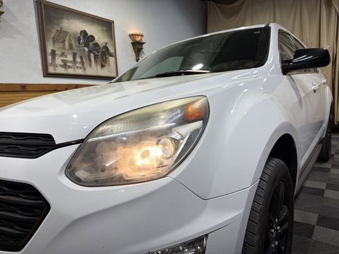 Used 2017 Chevrolet Equinox LT w/ Sport Edition FWD image 8