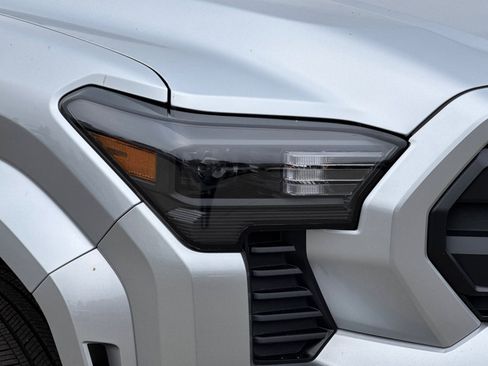New 2025 Toyota Tacoma SR5 image 30