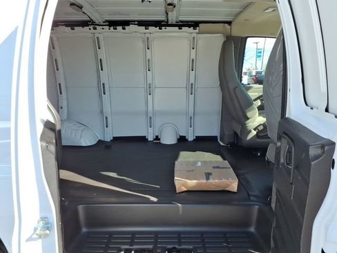 New 2026 Chevrolet Express 2500 w/ Driver Convenience Package image 7