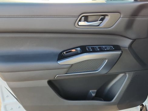 New 2025 Nissan Pathfinder SL w/ Cargo Package image 10