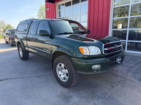 Used 2000 Toyota Tundra Limited AWD/4WD image 2