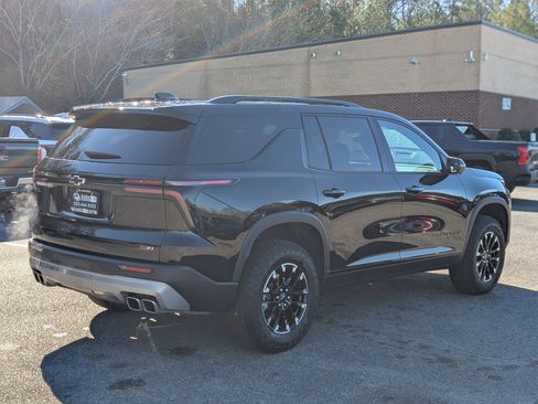 Used 2025 Chevrolet Traverse Z71 w/ Driver Confidence Package image 9