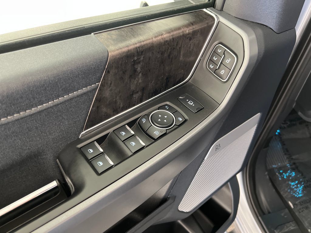 Used 2024 Ford F350 Lariat AWD/4WD image 14