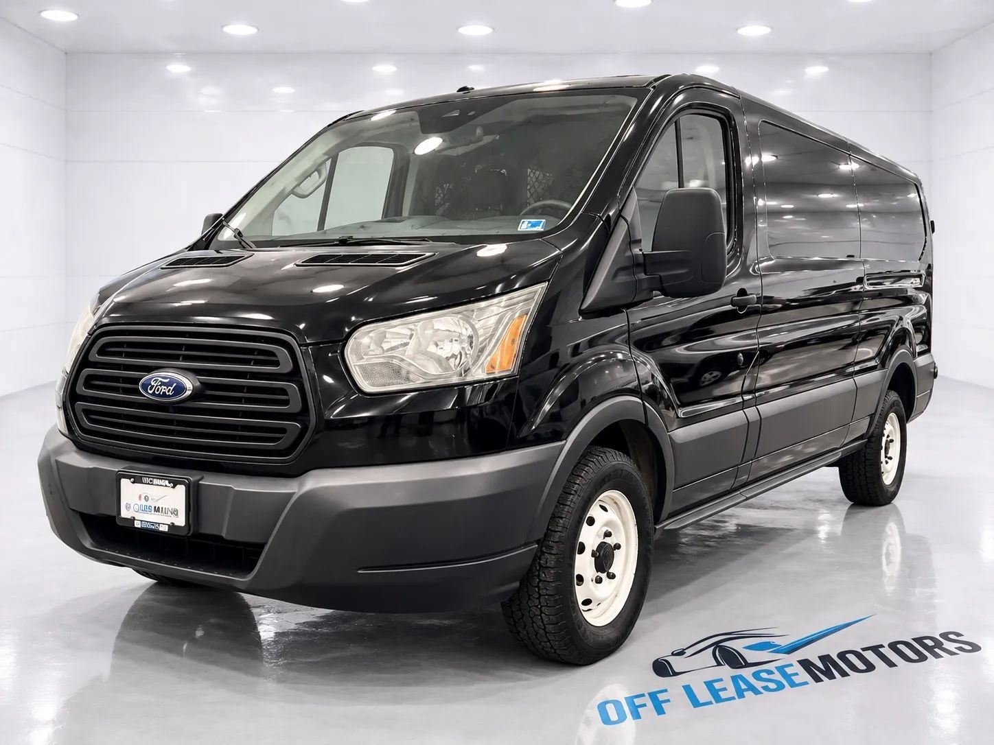 Used 2016 Ford Transit 250 148 Low Roof RWD image 1