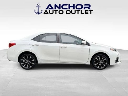 Used 2017 Toyota Corolla SE w/ SE Premium Package FWD image 9