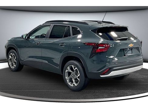 New 2026 Chevrolet Trax LT w/ LT Convenience Package FWD image 22