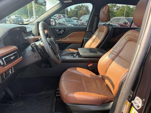 Certified 2024 Lincoln Aviator Reserve w/ Jet Package AWD/4WD image 13