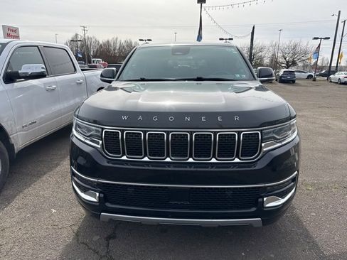 Used 2024 Jeep Wagoneer Series II w/ Flexible Seating Group image 2