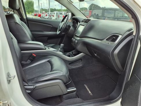 Used 2017 Dodge Journey Crossroad w/ Popular Equipment Group FWD image 21