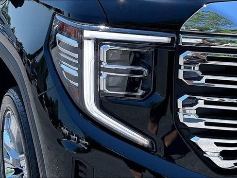 Used 2023 GMC Sierra 1500 Denali w/ Denali Reserve Package AWD/4WD image 30