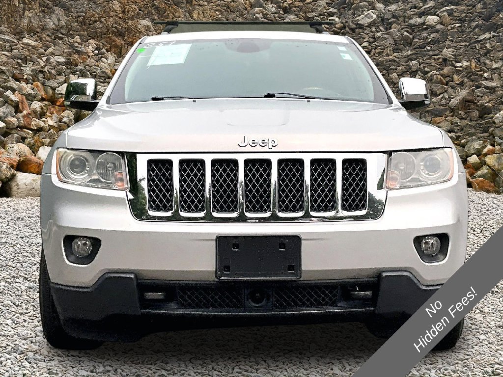 Used 2013 Jeep Grand Cherokee Overland w/ Advance Technology Group AWD/4WD image 3