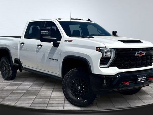 New 2026 Chevrolet Silverado 2500 ZR2 w/ LPO, Dark Essentials Package AWD/4WD image 3