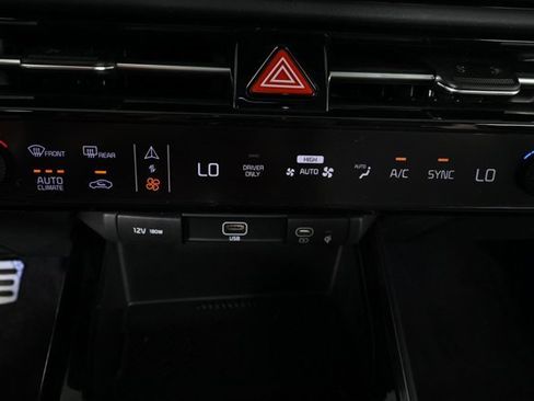 New 2025 Kia Niro EX Touring image 21