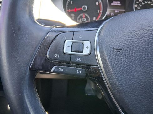 Used 2017 Volkswagen Golf SportWagen FWD image 31