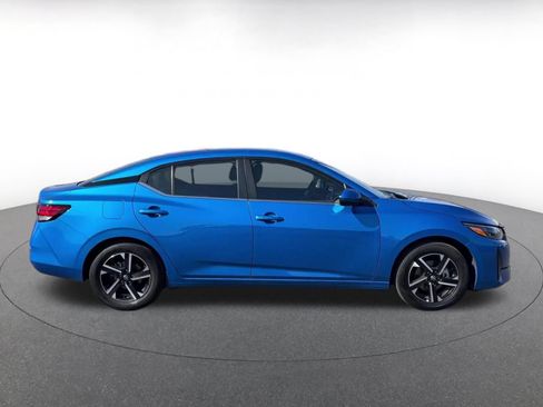 Used 2025 Nissan Sentra SV FWD image 16