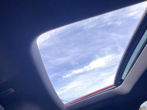 Used 2019 Ford Explorer XLT w/ Equipment Group 202A image 10