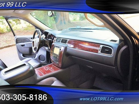 Used 2012 Chevrolet Avalanche LTZ AWD/4WD image 20