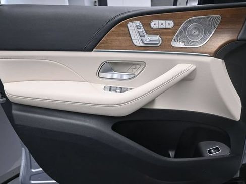 Used 2023 Mercedes-Benz GLS 450 4MATIC image 20
