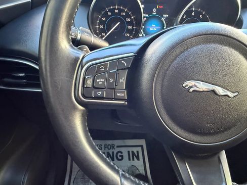 Used 2020 Jaguar F-PACE Premium AWD/4WD image 26