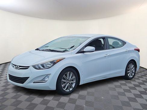 Used 2015 Hyundai Elantra SE w/ Option Group 02 FWD image 3