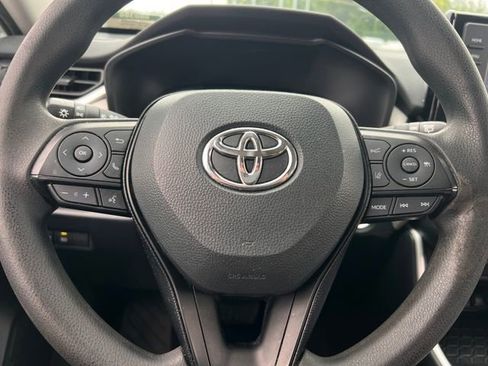 Used 2020 Toyota RAV4 XLE FWD image 20