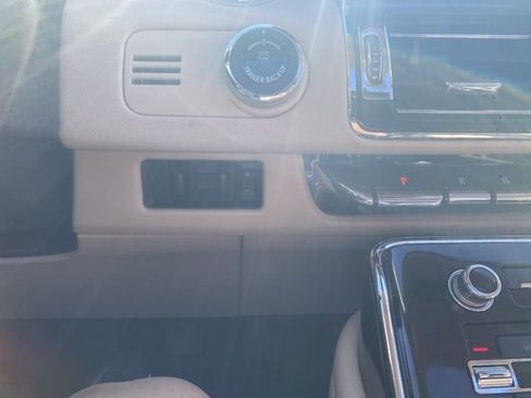 Used 2020 Lincoln Navigator L Reserve w/ Luxury Package image 14