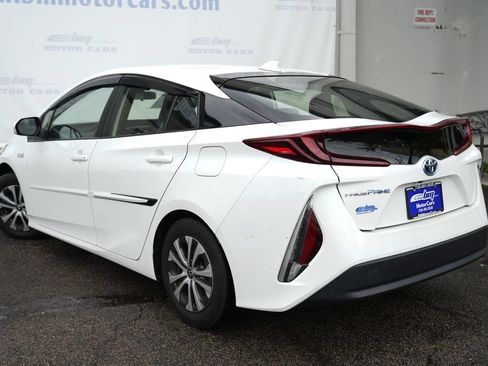 Used 2021 Toyota Prius Prime LE w/ Carpet Mat Package (TMS) FWD image 4