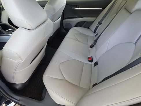 Used 2023 Toyota Camry XLE FWD image 9