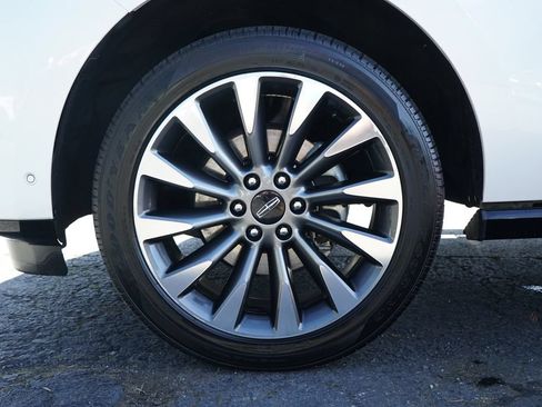 Used 2018 Lincoln Navigator Select w/ Technology Package AWD/4WD image 34