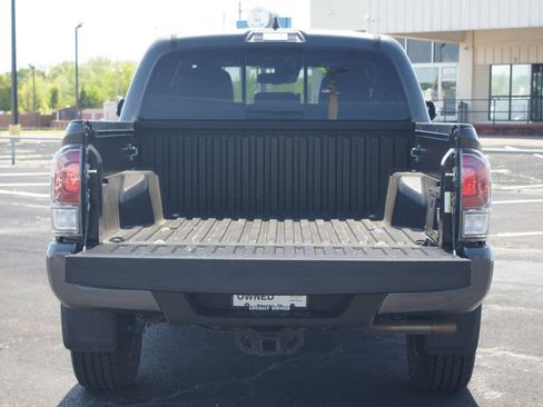 Used 2021 Toyota Tacoma TRD Sport AWD/4WD image 15