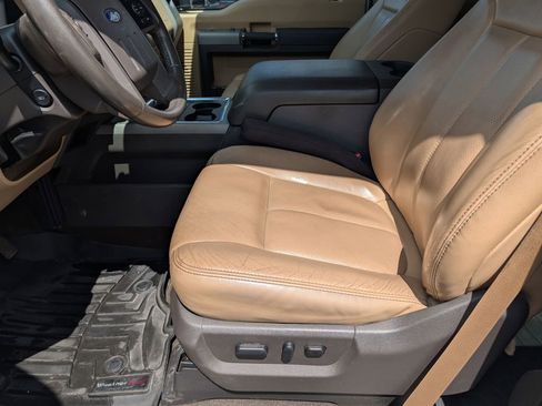 Used 2016 Ford F250 Lariat w/ Chrome Package image 12