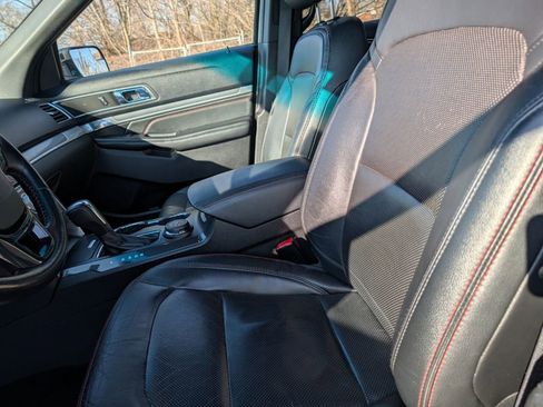 Used 2016 Ford Explorer Sport image 19