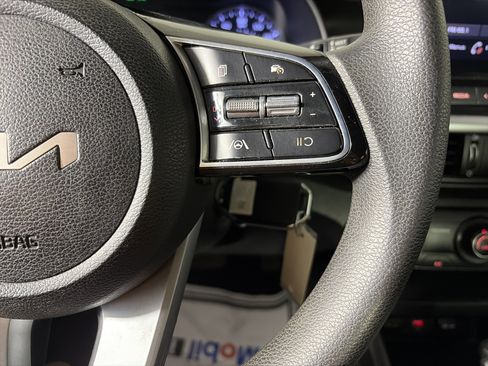 Used 2023 Kia Forte LX image 17