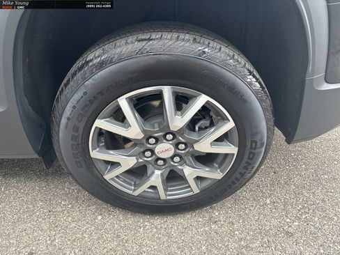 Used 2023 GMC Acadia SLE w/ Driver Convenience Package AWD/4WD image 9