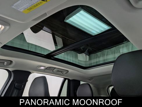 Used 2024 Volvo XC90 B5 Plus w/ Protection Package Premier image 16