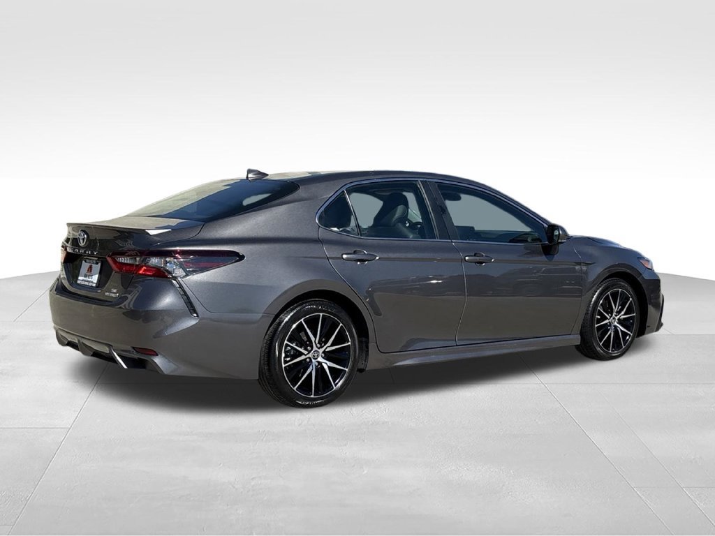 Used 2024 Toyota Camry SE w/ Audio Upgrade Package FWD image 3