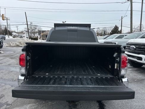 Used 2023 Toyota Tacoma TRD Off-Road image 15